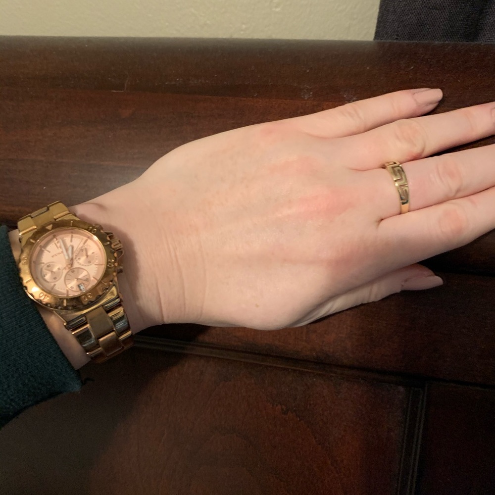 ✨ MICHAEL KORS GOLD WATCH ✨